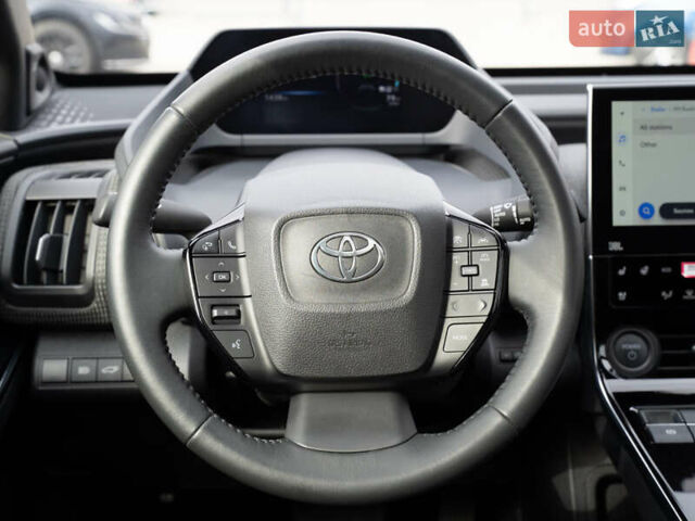 Серый Тойота bZ4X, объемом двигателя 0 л и пробегом 2 тыс. км за 28900 $, фото 39 на Automoto.ua