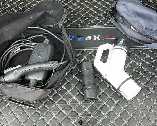 Серый Тойота bZ4X, объемом двигателя 0 л и пробегом 52 тыс. км за 22300 $, фото 13 на Automoto.ua