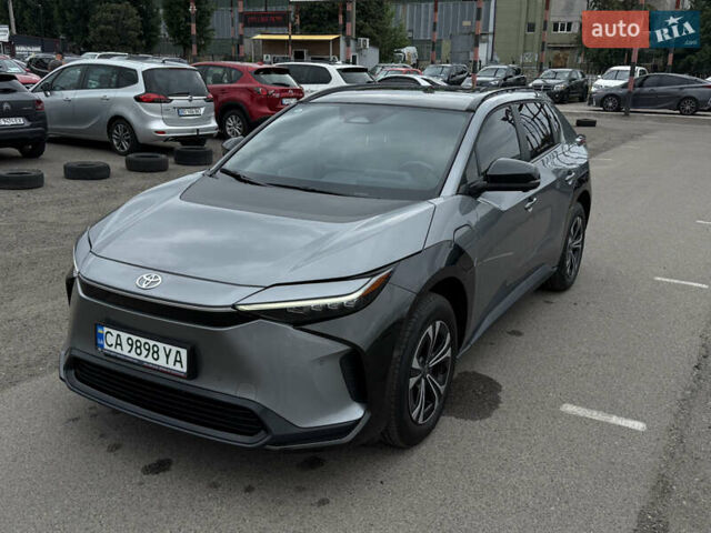 Сірий Тойота bZ4X, об'ємом двигуна 0 л та пробігом 34 тис. км за 23950 $, фото 1 на Automoto.ua