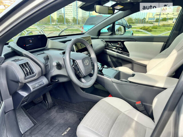 Серый Тойота bZ4X, объемом двигателя 0 л и пробегом 5 тыс. км за 26900 $, фото 47 на Automoto.ua