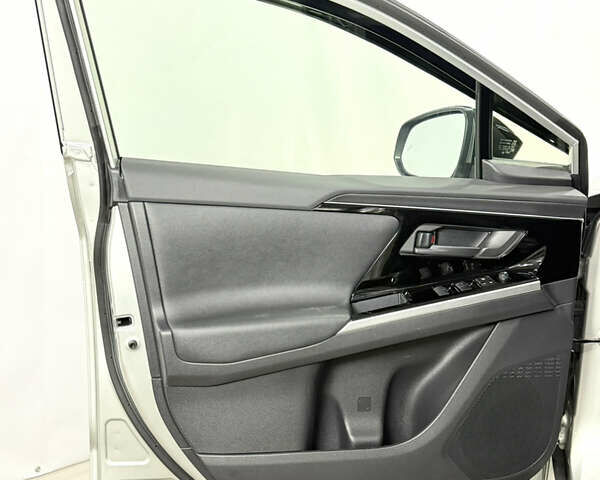 Серый Тойота bZ4X, объемом двигателя 0 л и пробегом 76 тыс. км за 26300 $, фото 23 на Automoto.ua