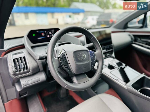 Сірий Тойота bZ4X, об'ємом двигуна 0 л та пробігом 11 тис. км за 24200 $, фото 11 на Automoto.ua