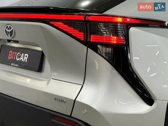 Серый Тойота bZ4X, объемом двигателя 0 л и пробегом 76 тыс. км за 26300 $, фото 12 на Automoto.ua