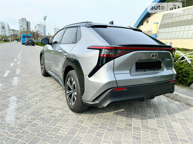 Серый Тойота bZ4X, объемом двигателя 0 л и пробегом 5 тыс. км за 26900 $, фото 14 на Automoto.ua