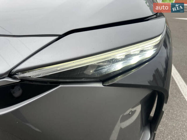 Серый Тойота bZ4X, объемом двигателя 0 л и пробегом 49 тыс. км за 24500 $, фото 10 на Automoto.ua