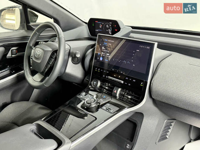 Серый Тойота bZ4X, объемом двигателя 0 л и пробегом 76 тыс. км за 26300 $, фото 45 на Automoto.ua