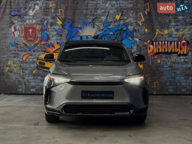 Серый Тойота bZ4X, объемом двигателя 0 л и пробегом 8 тыс. км за 30899 $, фото 1 на Automoto.ua