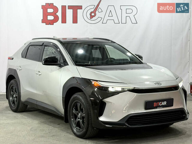 Серый Тойота bZ4X, объемом двигателя 0 л и пробегом 76 тыс. км за 26300 $, фото 1 на Automoto.ua