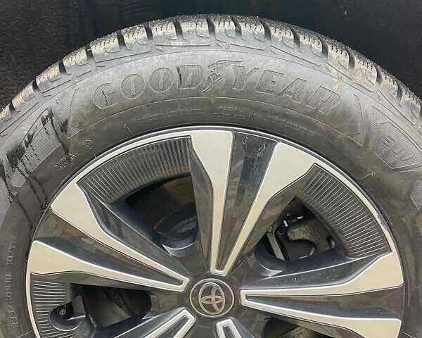 Серый Тойота bZ4X, объемом двигателя 0 л и пробегом 52 тыс. км за 22300 $, фото 11 на Automoto.ua