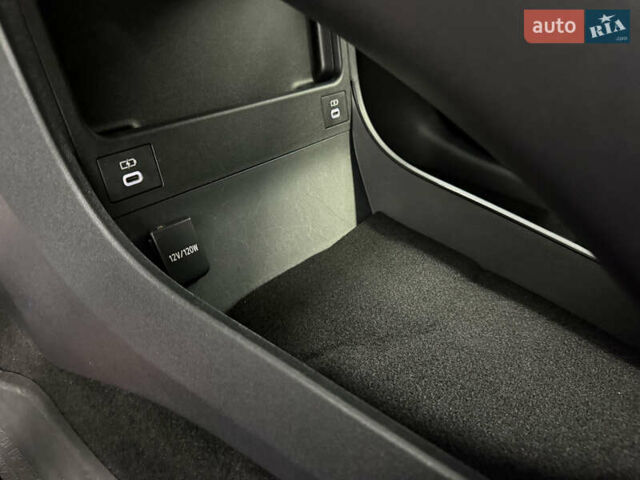 Серый Тойота bZ4X, объемом двигателя 0 л и пробегом 75 тыс. км за 28000 $, фото 34 на Automoto.ua