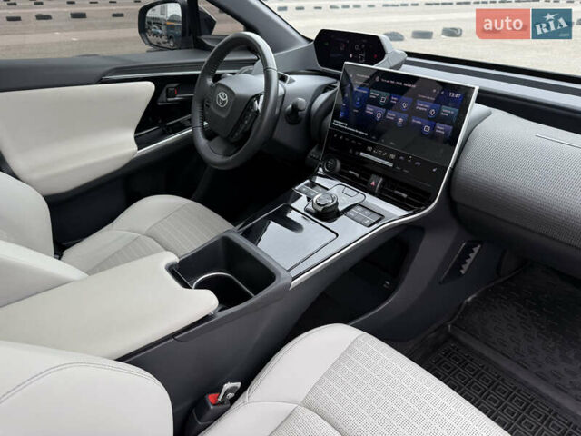 Сірий Тойота bZ4X, об'ємом двигуна 0 л та пробігом 34 тис. км за 23950 $, фото 51 на Automoto.ua