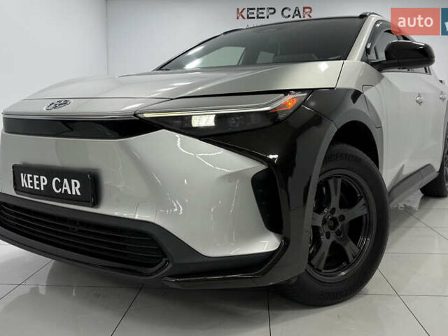 Серый Тойота bZ4X, объемом двигателя 0 л и пробегом 75 тыс. км за 28000 $, фото 3 на Automoto.ua