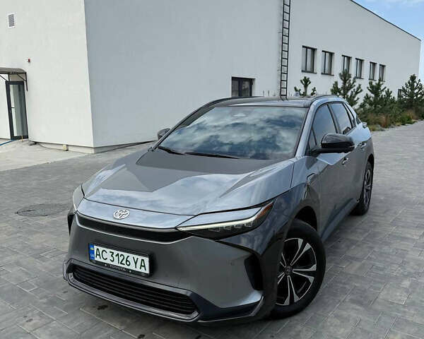 Сірий Тойота bZ4X, об'ємом двигуна 0 л та пробігом 20 тис. км за 25500 $, фото 1 на Automoto.ua