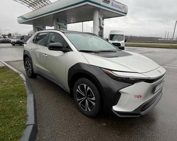 Серый Тойота bZ4X, объемом двигателя 0 л и пробегом 31 тыс. км за 23700 $, фото 2 на Automoto.ua