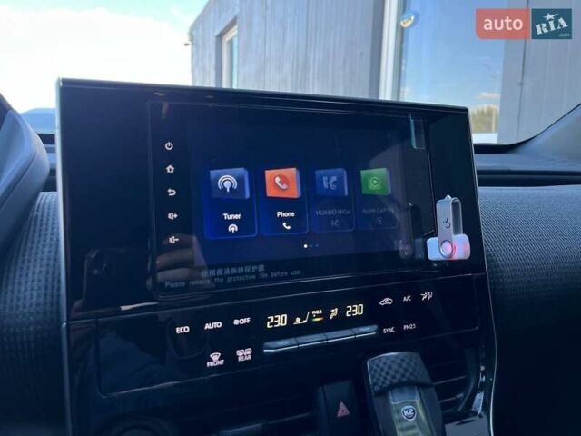 Сірий Тойота bZ4X, об'ємом двигуна 0 л та пробігом 27 тис. км за 25990 $, фото 24 на Automoto.ua