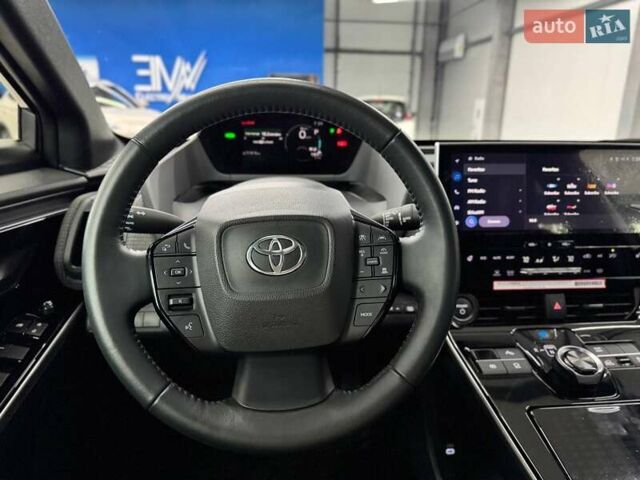 Серый Тойота bZ4X, объемом двигателя 0 л и пробегом 8 тыс. км за 30899 $, фото 9 на Automoto.ua