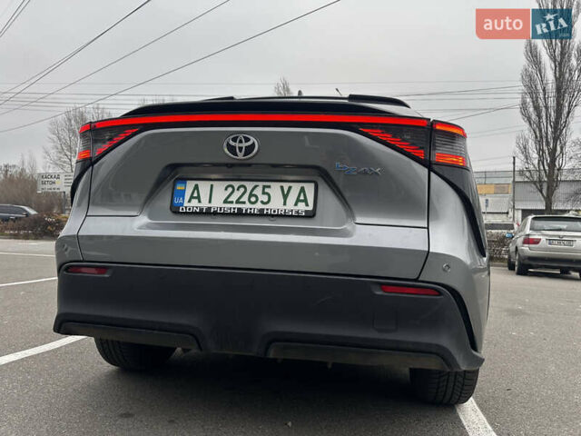 Серый Тойота bZ4X, объемом двигателя 0 л и пробегом 49 тыс. км за 24500 $, фото 5 на Automoto.ua