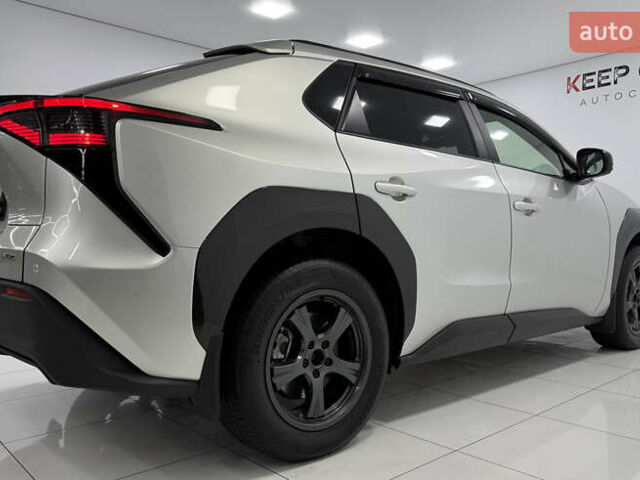 Серый Тойота bZ4X, объемом двигателя 0 л и пробегом 75 тыс. км за 28000 $, фото 21 на Automoto.ua
