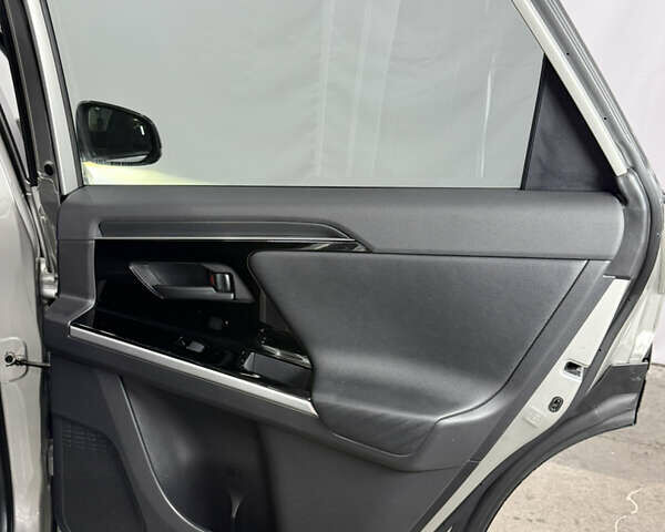 Серый Тойота bZ4X, объемом двигателя 0 л и пробегом 76 тыс. км за 26300 $, фото 42 на Automoto.ua