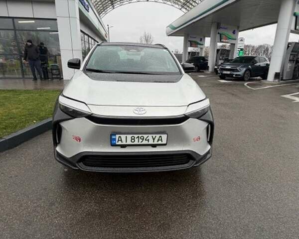 Серый Тойота bZ4X, объемом двигателя 0 л и пробегом 31 тыс. км за 23700 $, фото 1 на Automoto.ua