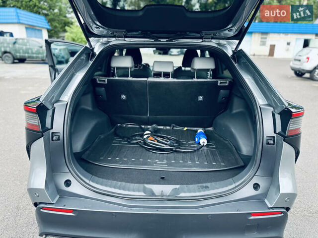 Сірий Тойота bZ4X, об'ємом двигуна 0 л та пробігом 11 тис. км за 24200 $, фото 32 на Automoto.ua