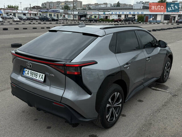 Сірий Тойота bZ4X, об'ємом двигуна 0 л та пробігом 34 тис. км за 23950 $, фото 10 на Automoto.ua