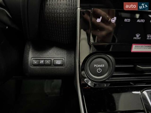 Серый Тойота bZ4X, объемом двигателя 0 л и пробегом 8 тыс. км за 30899 $, фото 18 на Automoto.ua