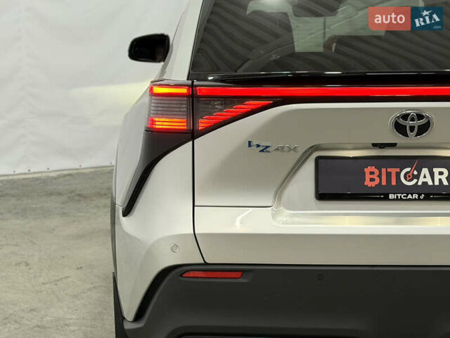 Серый Тойота bZ4X, объемом двигателя 0 л и пробегом 76 тыс. км за 26300 $, фото 16 на Automoto.ua