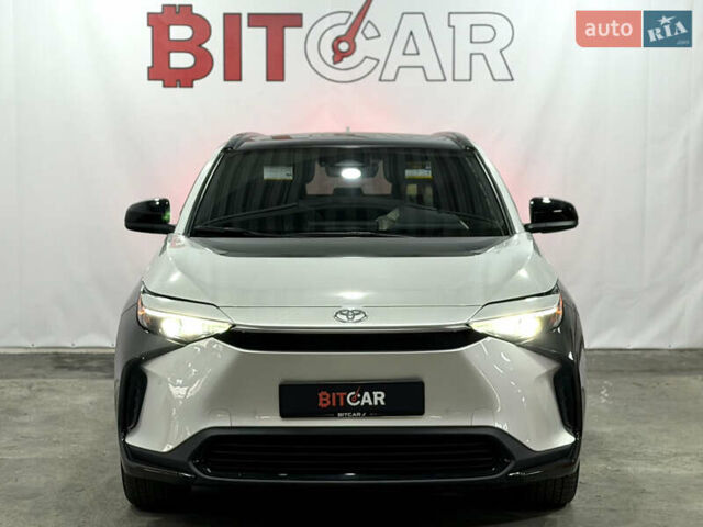 Серый Тойота bZ4X, объемом двигателя 0 л и пробегом 76 тыс. км за 26300 $, фото 4 на Automoto.ua