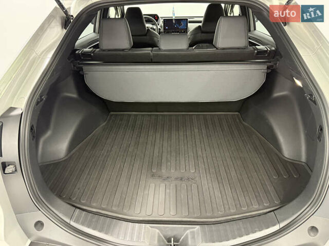 Серый Тойота bZ4X, объемом двигателя 0 л и пробегом 75 тыс. км за 28000 $, фото 41 на Automoto.ua