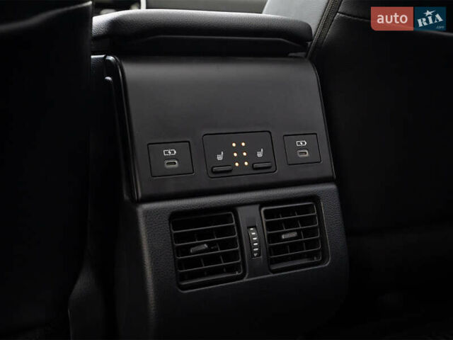 Серый Тойота bZ4X, объемом двигателя 0 л и пробегом 2 тыс. км за 28900 $, фото 14 на Automoto.ua
