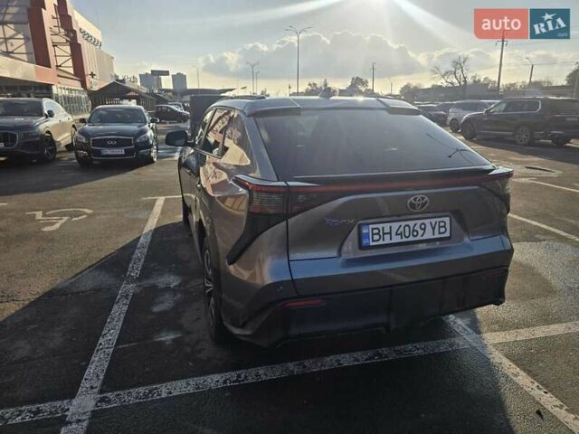 Серый Тойота bZ4X, объемом двигателя 0 л и пробегом 34 тыс. км за 26000 $, фото 2 на Automoto.ua