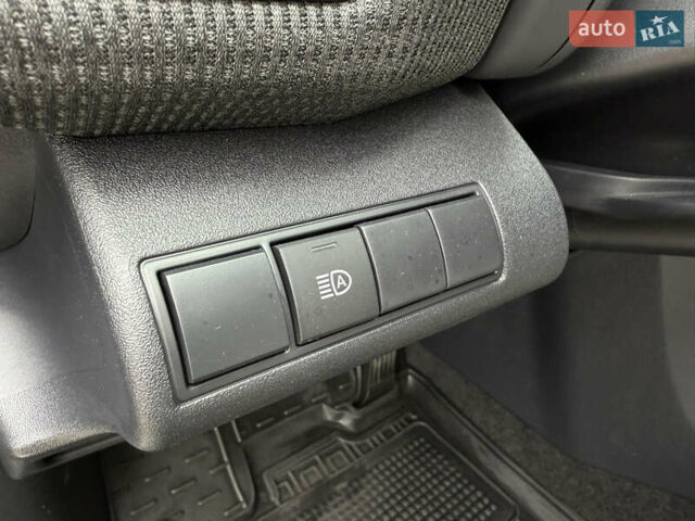 Сірий Тойота bZ4X, об'ємом двигуна 0 л та пробігом 34 тис. км за 23950 $, фото 30 на Automoto.ua