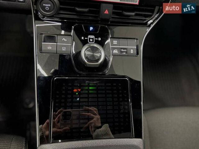 Серый Тойота bZ4X, объемом двигателя 0 л и пробегом 8 тыс. км за 30899 $, фото 17 на Automoto.ua