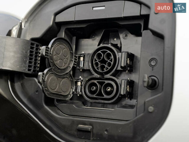 Серый Тойота bZ4X, объемом двигателя 0 л и пробегом 2 тыс. км за 28900 $, фото 7 на Automoto.ua