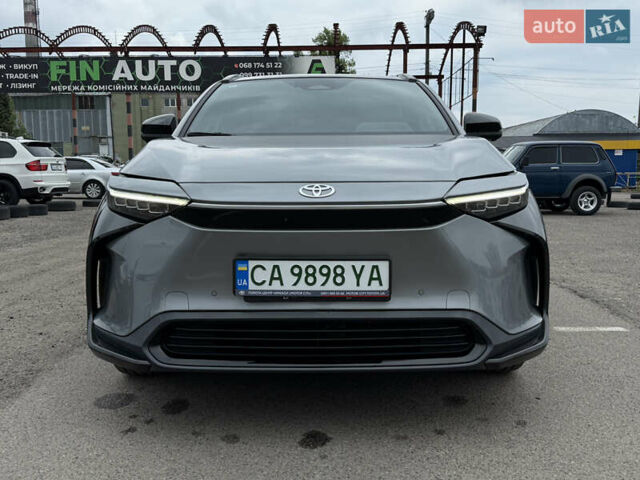 Сірий Тойота bZ4X, об'ємом двигуна 0 л та пробігом 34 тис. км за 23950 $, фото 3 на Automoto.ua
