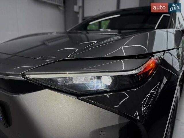 Серый Тойота bZ4X, объемом двигателя 0 л и пробегом 8 тыс. км за 30899 $, фото 6 на Automoto.ua