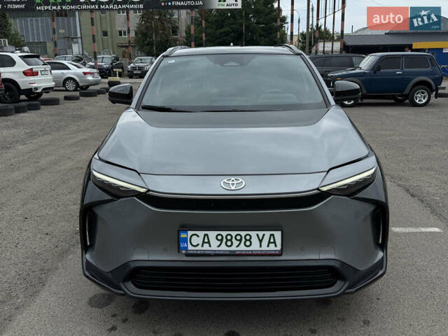 Сірий Тойота bZ4X, об'ємом двигуна 0 л та пробігом 34 тис. км за 23950 $, фото 4 на Automoto.ua