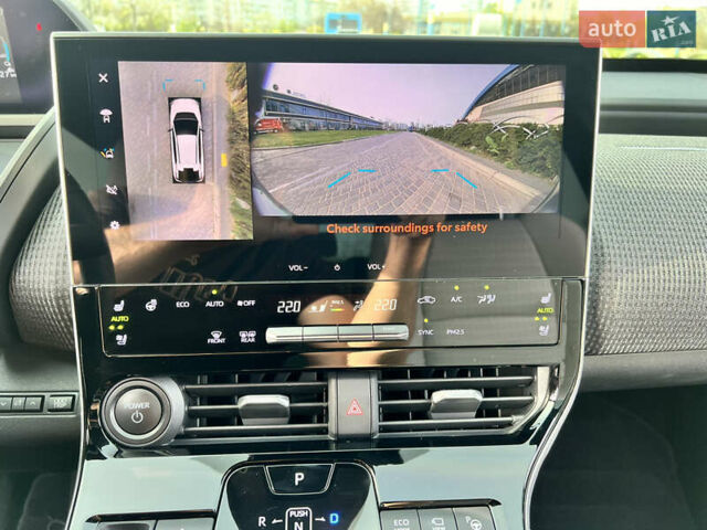 Серый Тойота bZ4X, объемом двигателя 0 л и пробегом 5 тыс. км за 26900 $, фото 43 на Automoto.ua