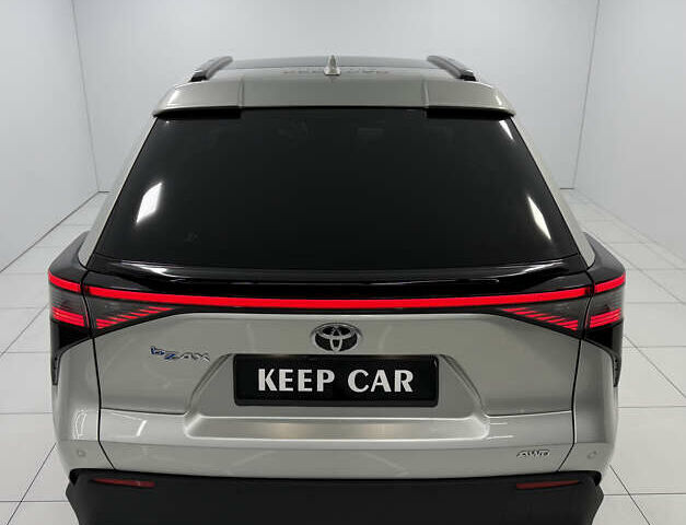 Серый Тойота bZ4X, объемом двигателя 0 л и пробегом 75 тыс. км за 28000 $, фото 14 на Automoto.ua