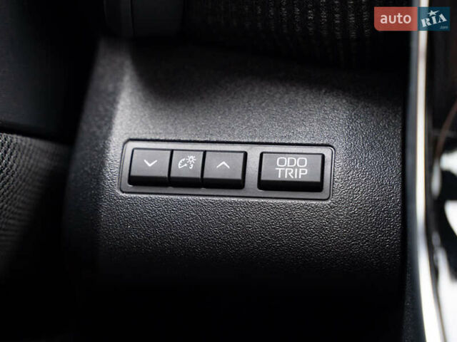 Серый Тойота bZ4X, объемом двигателя 0 л и пробегом 2 тыс. км за 28900 $, фото 24 на Automoto.ua