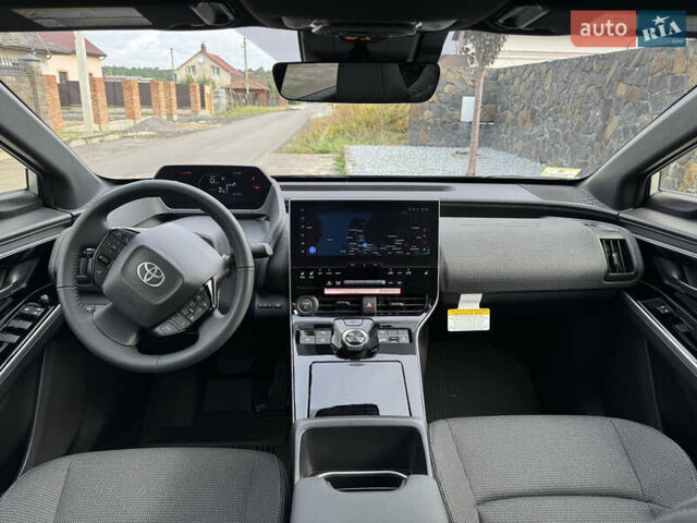 Серый Тойота bZ4X, объемом двигателя 0 л и пробегом 5 тыс. км за 28500 $, фото 16 на Automoto.ua