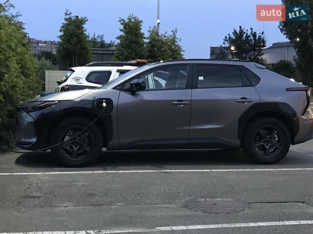 Сірий Тойота bZ4X, об'ємом двигуна 0 л та пробігом 5 тис. км за 30900 $, фото 22 на Automoto.ua