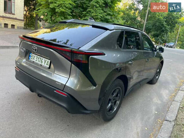 Сірий Тойота bZ4X, об'ємом двигуна 0 л та пробігом 5 тис. км за 30900 $, фото 10 на Automoto.ua