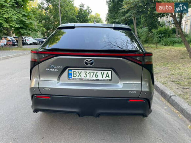 Сірий Тойота bZ4X, об'ємом двигуна 0 л та пробігом 5 тис. км за 30900 $, фото 5 на Automoto.ua