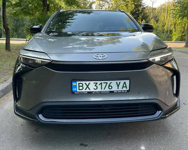 Сірий Тойота bZ4X, об'ємом двигуна 0 л та пробігом 5 тис. км за 30900 $, фото 13 на Automoto.ua