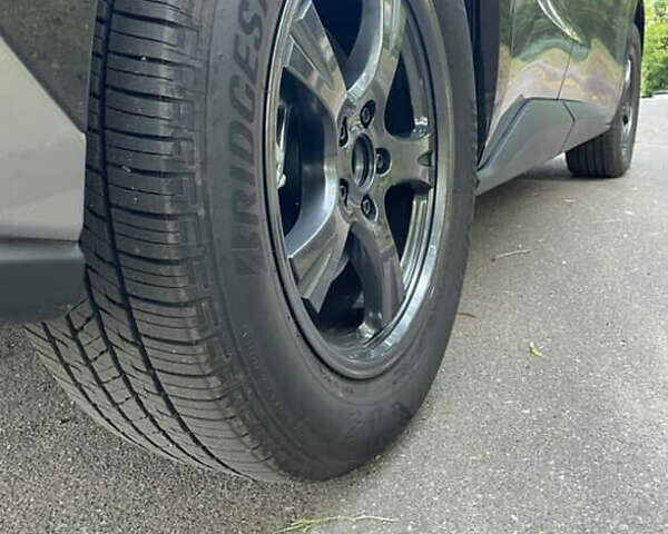 Сірий Тойота bZ4X, об'ємом двигуна 0 л та пробігом 5 тис. км за 30900 $, фото 25 на Automoto.ua