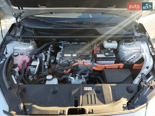 Серый Тойота bZ4X, объемом двигателя 0 л и пробегом 10 тыс. км за 8000 $, фото 11 на Automoto.ua
