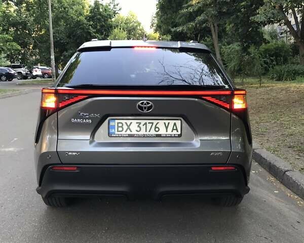 Сірий Тойота bZ4X, об'ємом двигуна 0 л та пробігом 5 тис. км за 30900 $, фото 6 на Automoto.ua