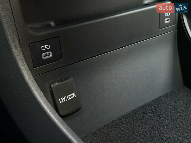 Синій Тойота bZ4X, об'ємом двигуна 0 л та пробігом 2 тис. км за 27300 $, фото 35 на Automoto.ua